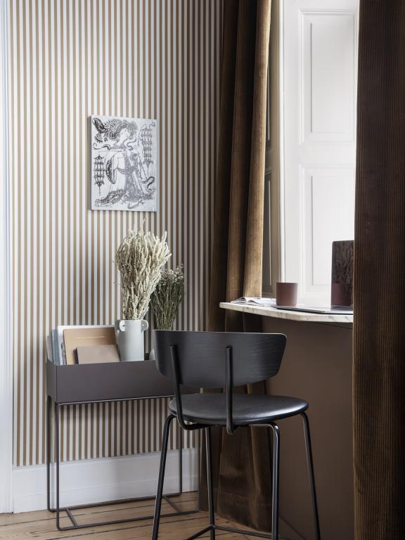 cache pot, gris chaud